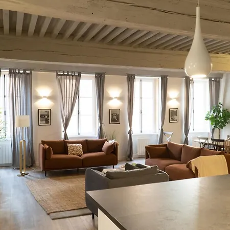 Maison Colodge - *
